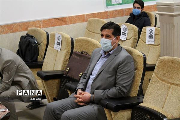 آیین تقدیر از دانش آموزان برتر پیشوا