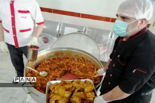 توزیع بیش از 700 پرس غذا بین مددجویان بهزیستی ورامین