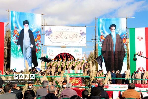 مراسم وداع با پیکر شهید گمنام در آباده