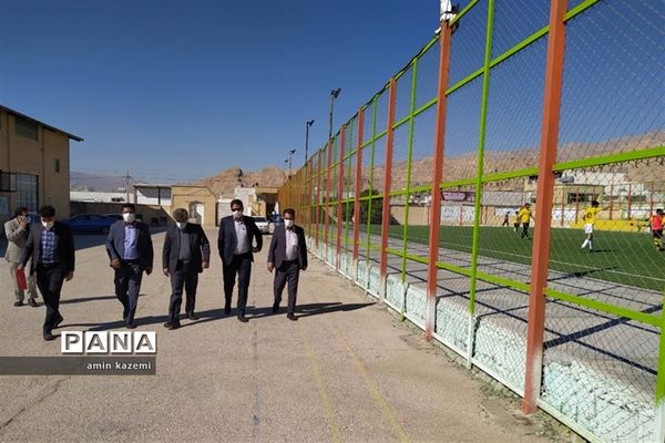 بازدید سرزده  رئیس سازمان دانش‌آموزی  فارس از استخر آماده افتتاح در داراب