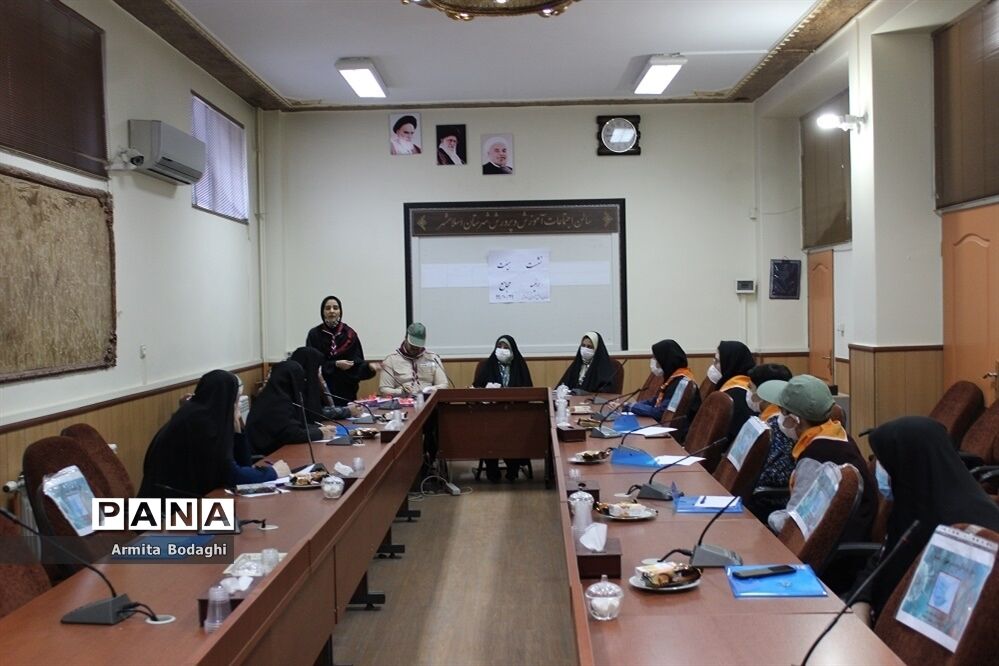 نشست هیات رئیسه مجامع تشکل پیشتازان سازمان دانش‌آموزی آموزش و پرورش اسلامشهر