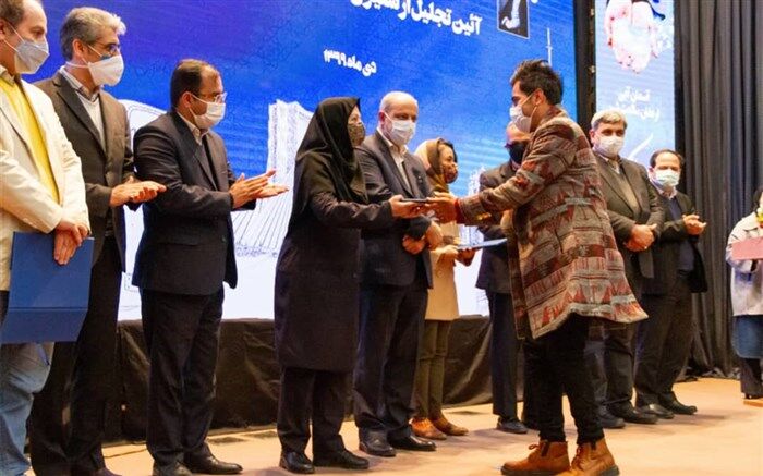 عکاس نی‌ریزی برگزیده چهارمین جشنواره ملی عکس «آسمان آبی»