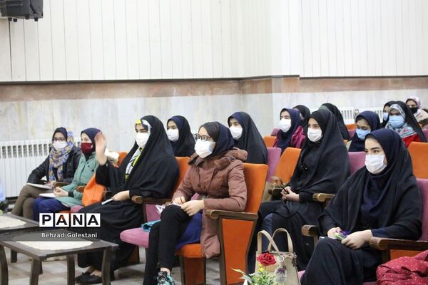 دوره آموزش خبرنگاری ویژه دانش‌آموزان دختر در ارومیه