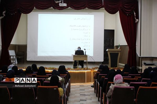 دوره آموزش خبرنگاری ویژه دانش‌آموزان دختر در ارومیه