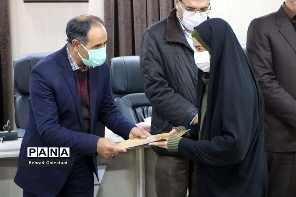 تجلیل از دانش آموزان منتخب مسابقات قرآنی و فرهنگی آذربایجان غربی