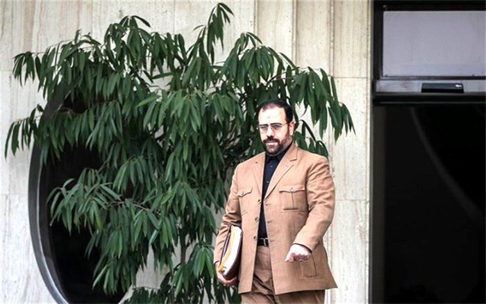 امیری: اهانت در شان لباس روحانیت نیست