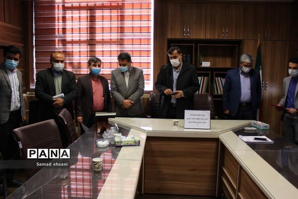اعطای اعتبارنامه و حکم مشاوردانش آموزی به رئیس جدید مجلس دانش آموزی کهگیلویه و بویراحمد