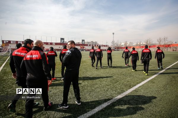 دیدار تیم های فوتبال هنرمندان و کودکان کار