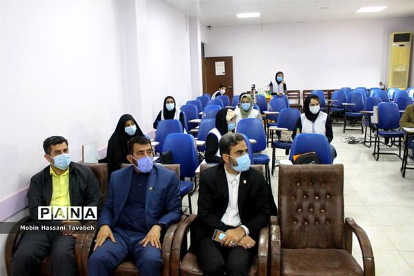 بازدید معاون پرورشی و فرهنگی اداره کل آموزش و پرورش استان بوشهر از دوره آموزشی خبرنگاری  دانش آموزان