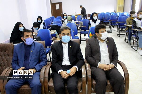 بازدید معاون پرورشی و فرهنگی اداره کل آموزش و پرورش استان بوشهر از دوره آموزشی خبرنگاری  دانش آموزان