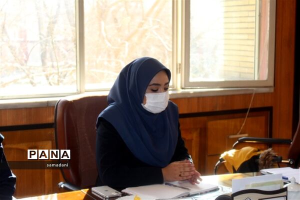 دیدار اعضای مجلس دانش آموزی با مدیر کل آموزش و پرورش استان اصفهان