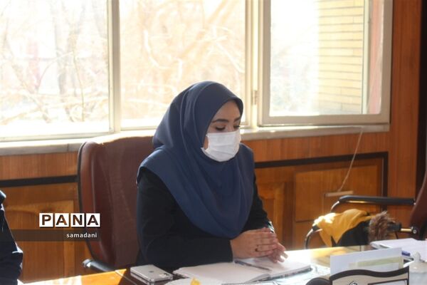 دیدار اعضای مجلس دانش آموزی با مدیر کل آموزش و پرورش استان اصفهان