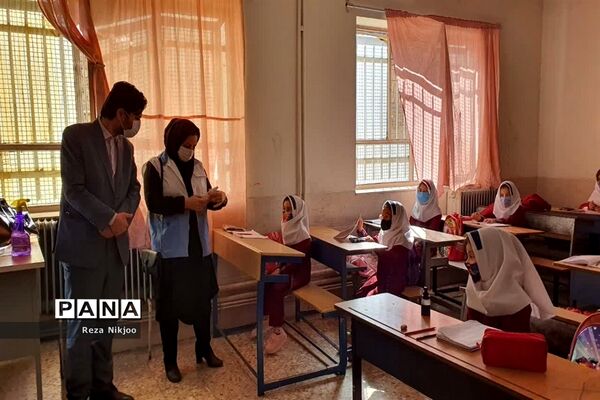 بازدید بازرسان فرمانداری و شبکه بهداشت از وضعیت بهداشتی مدارس بهارستان یک