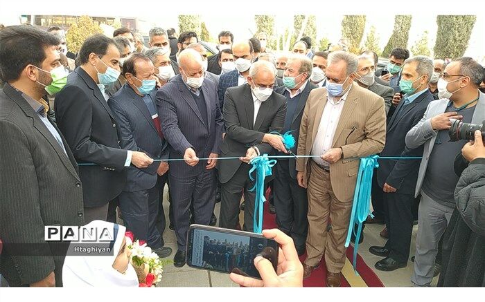 افتتاح چهارباغ مدرسه شکراله فرقدانی از سوی وزیر آموزش و پرورش