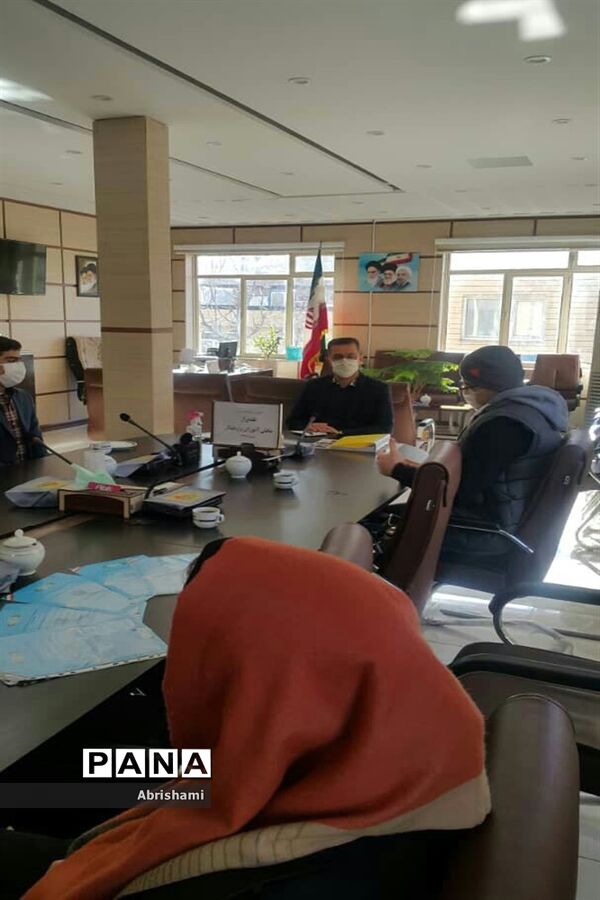 مراسم تقدیر از دانش آموزان پژوهنده ناحیه یک همدان