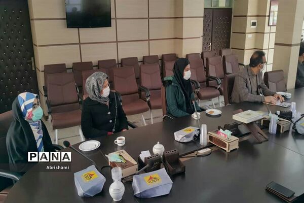 مراسم تقدیر از دانش آموزان پژوهنده ناحیه یک همدان