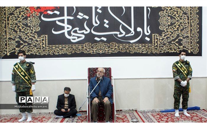 نوجوانان باید الگوی خود را از شهدای دانش آموز انتخاب کنند