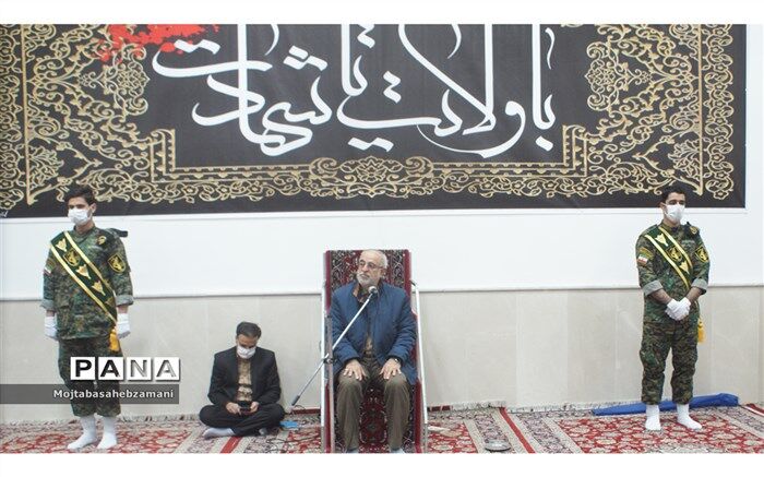 نوجوانان باید الگوی خود را از شهدای دانش آموز انتخاب کنند