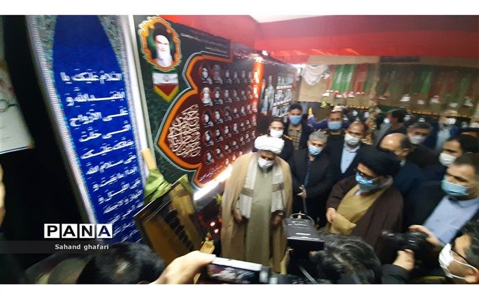 رونمایی از یادمان شهدای فرهنگی و شهدای  دانش آموز و لوح ثبت ملی مدارس زینبیه و و ثارالله شهرستان میانه