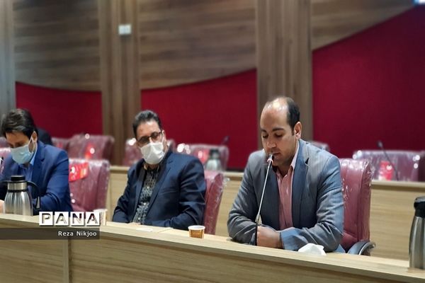 نشست هم اندیشی مدیران متوسطه بهارستان یک در اردوگاه شهید منتظری شهریار