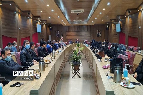 نشست هم اندیشی مدیران متوسطه بهارستان یک در اردوگاه شهید منتظری شهریار