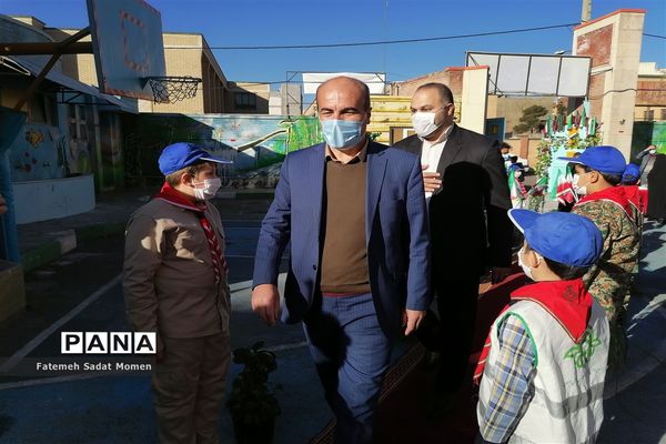 آیین نواختن زنگ انقلاب در ناحیه 2 شهر ری