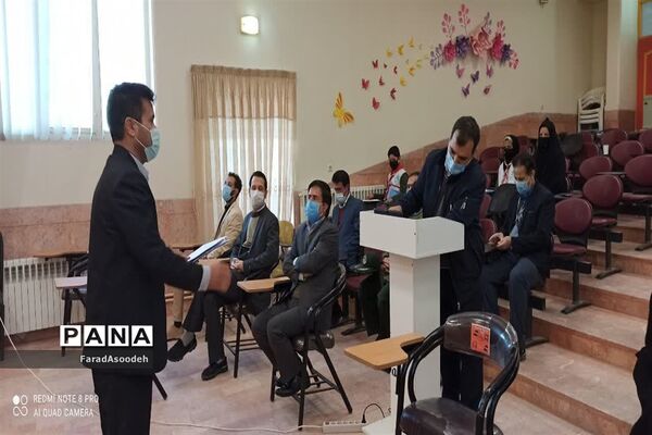 ویژه برنامه زنگ انقلاب در کانون عاطفه کاشمر