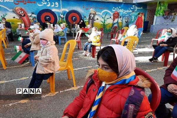 نواخته شدن زنگ انقلاب در منطقه 13 شهر تهران