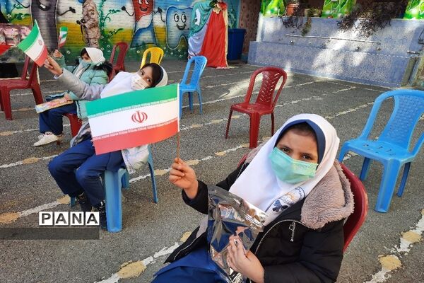 نواخته شدن زنگ انقلاب در منطقه 13 شهر تهران