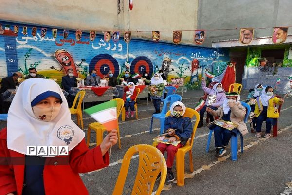نواخته شدن زنگ انقلاب در منطقه 13 شهر تهران