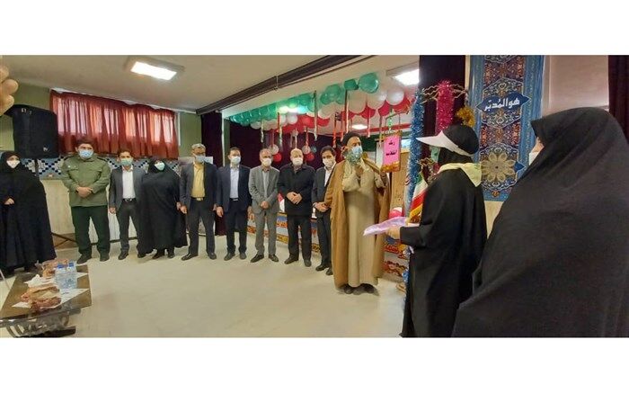 گلبانگ اقتدار انقلاب اسلامی در مدارس ملارد طنین‌انداز شد