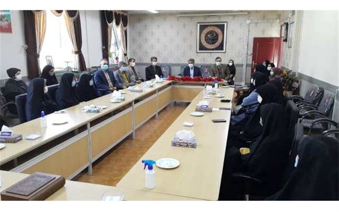 زنان نقش آفرین و انسان های بالنده جامعه به شمار می روند