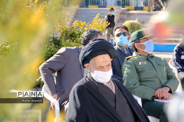 مراسم نمادین سالروز ورود امام خمینی (ره) به ایران اسلامی دراستان خراسان جنوبی