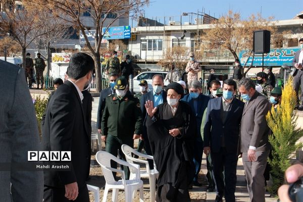 مراسم نمادین سالروز ورود امام خمینی (ره) به ایران اسلامی دراستان خراسان جنوبی