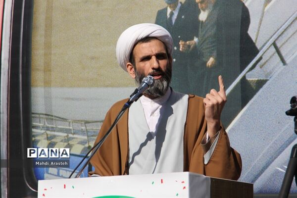مراسم نمادین سالروز ورود امام خمینی (ره) به ایران اسلامی دراستان خراسان جنوبی