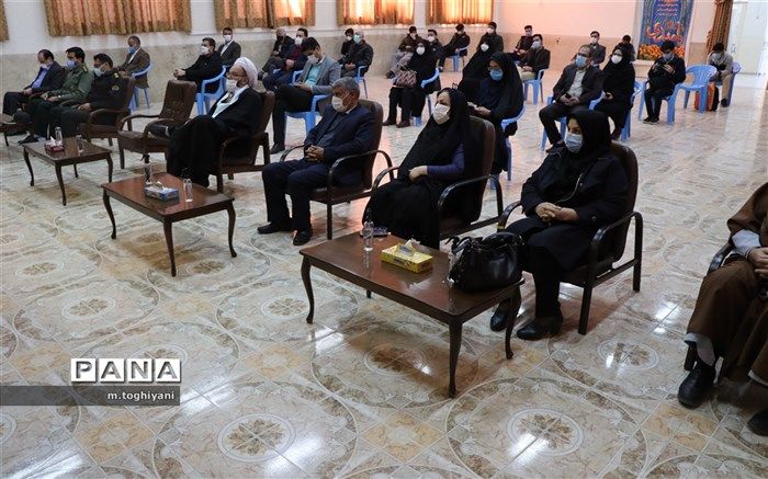 مراسم نواختن زنگ گلبانگ انقلاب اسلامی در آموزش و پرورش ناحیه شش اصفهان