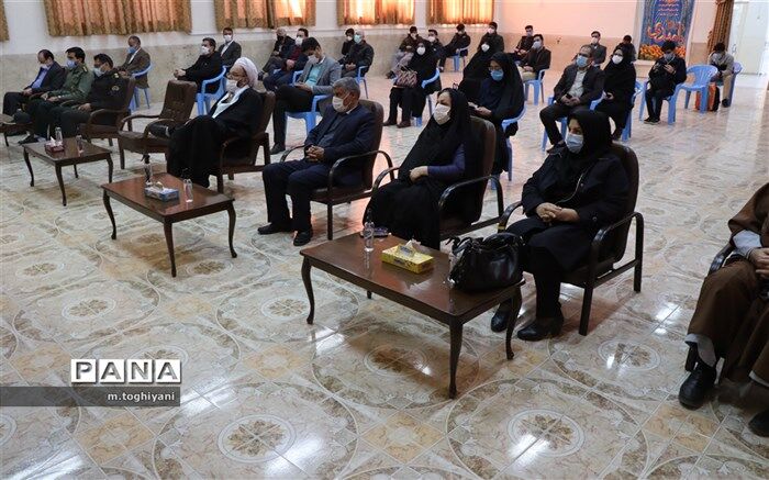 مراسم نواختن زنگ گلبانگ انقلاب اسلامی در آموزش و پرورش ناحیه شش اصفهان