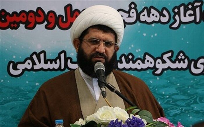 معلمان، فرهنگ سازان تاریخ هستند