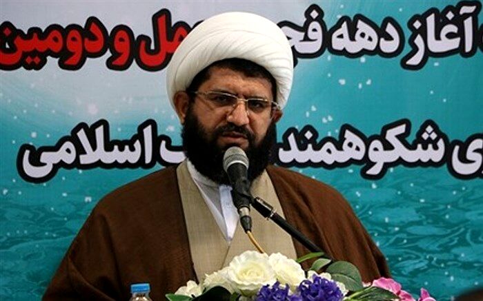 معلمان، فرهنگ سازان تاریخ هستند