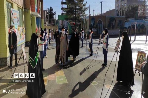 آیین نواختن زنگ انقلاب درآموزشگاه معرفت شهرستان بیرجند