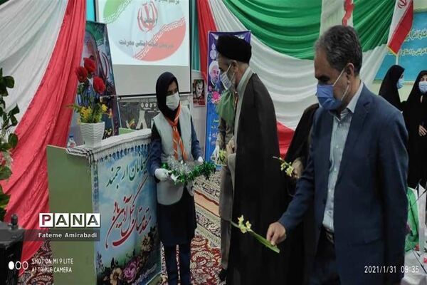 آیین نواختن زنگ انقلاب درآموزشگاه معرفت شهرستان بیرجند