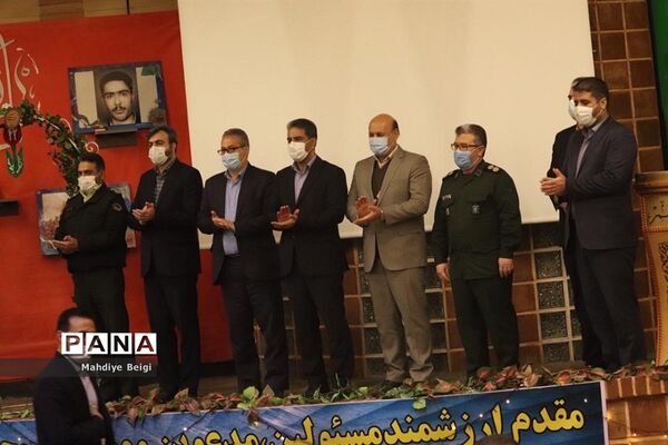 آیین نواختن زنگ انقلاب در شهریار
