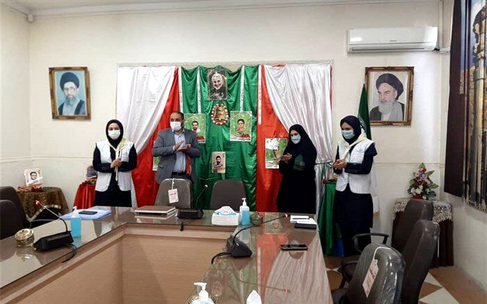 آیین زنگ انقلاب با حضور سردار فتح الهی در دبیرستان شاهد عصمت به صدا در آمد‌