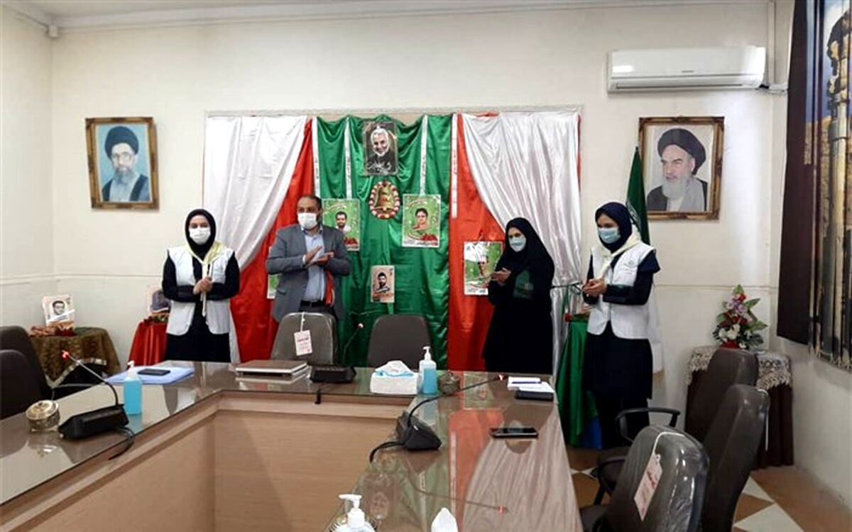 آیین زنگ انقلاب با حضور سردار فتح الهی در دبیرستان شاهد عصمت به صدا در آمد‌