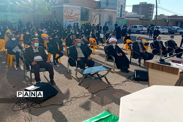 نواختن زنگ انقلاب درهنرستان دخترانه ساجده  ناحیه ۴ اهواز