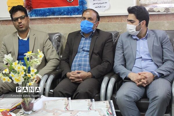تقدیر از دانش آموزان برگزیده مسابقات مدرسه نخبگان سمنان