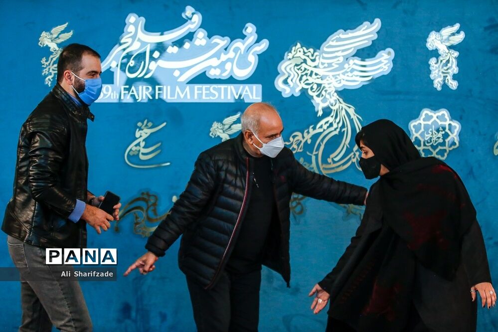 اکران فیلم  "بی همه چیز" در سی و نهمین جشنواره بین المللی فیلم فجر