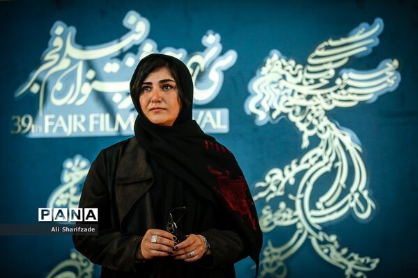اکران فیلم  "بی همه چیز" در سی و نهمین جشنواره بین المللی فیلم فجر