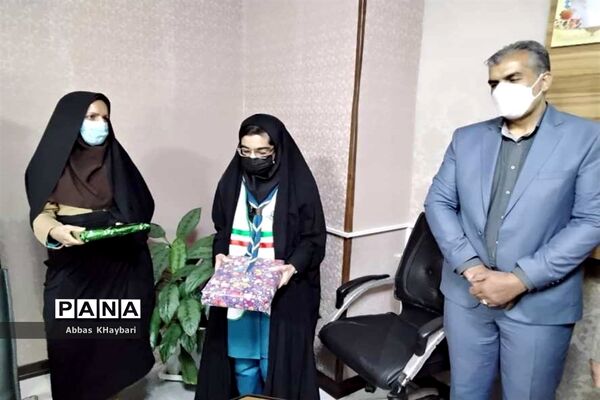 تجلیل از منتخبین طرح گردشگری دانش‌آموزی تامین اجتماعی خراسان جنوبی