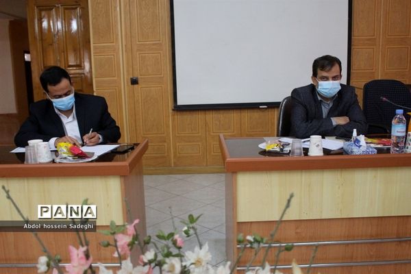 کارگاه کارشناسان ارزیابی عملکرد و پاسخگویی به شکایات شهرستان‌ها و مناطق آموزش و پرورش استان بوشهر